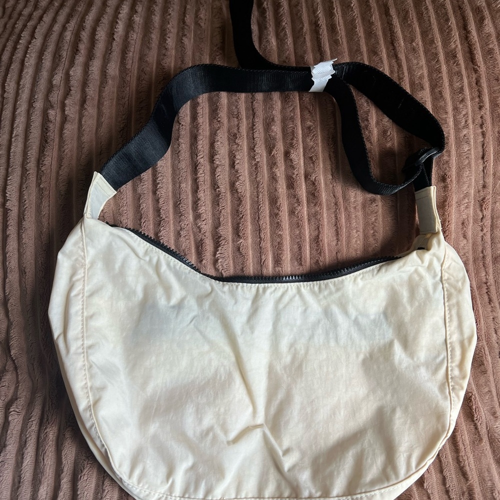 NTW BAGGU Discontinued Medium Nylon Crescent Ivory - Picture 5 of 7